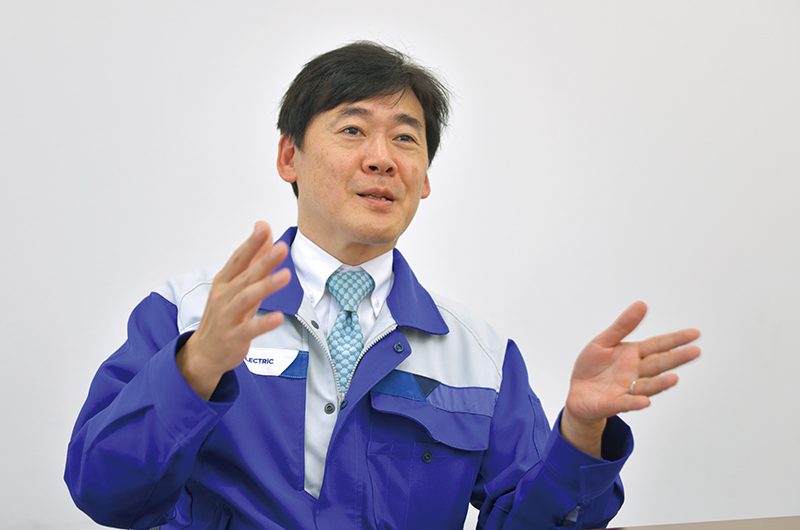 光机器事业部 机电一体化部 部长  本间 敏彦