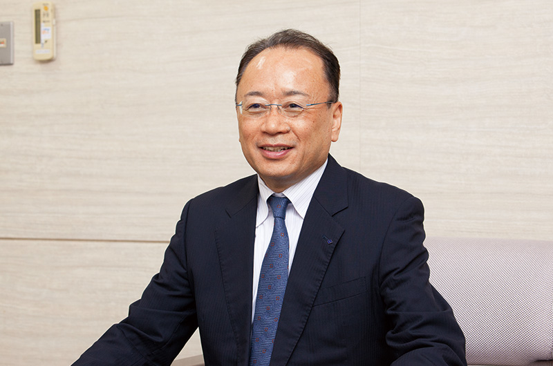 住友电工产业电线株式会社 代表取缔役社长　日浦孝久