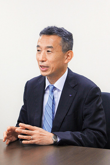 产业电线事业部长　寺尾俊彦